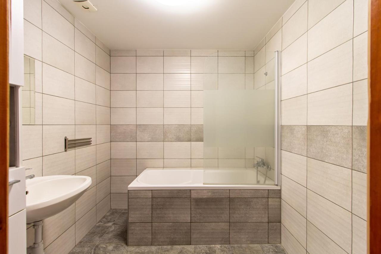 Deli Terasz B Apartman Free Parking, Self-Check-In Anytime Győr Exterior foto