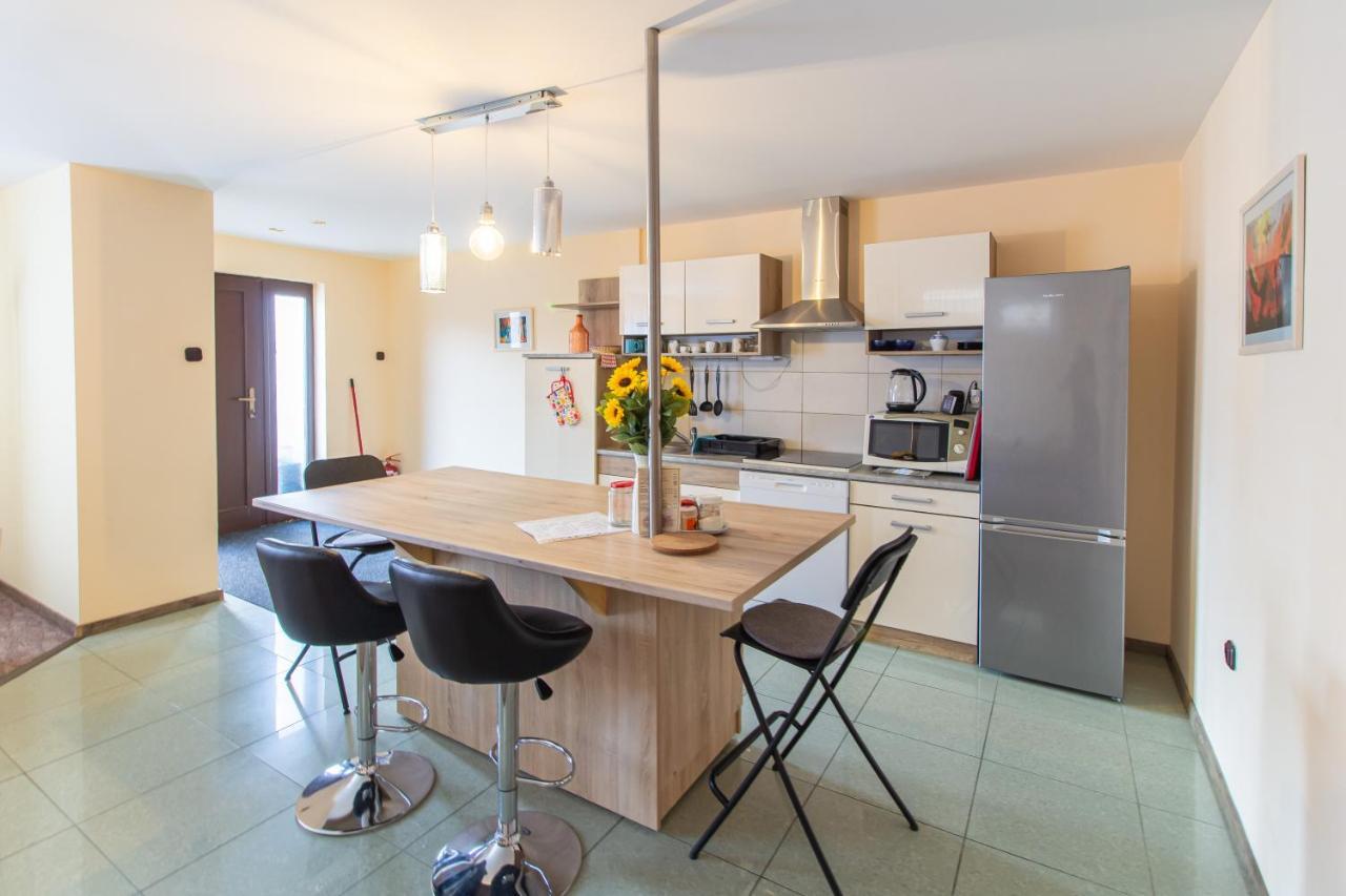 Deli Terasz B Apartman Free Parking, Self-Check-In Anytime Győr Exterior foto