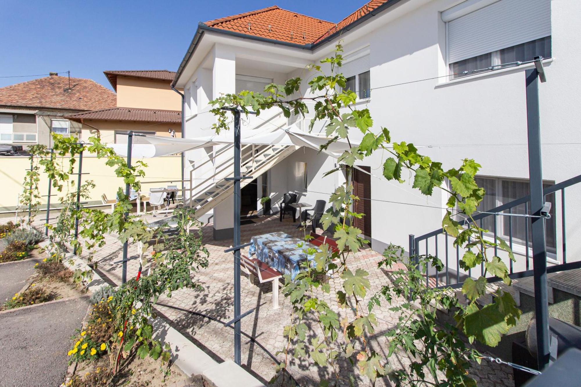 Deli Terasz B Apartman Free Parking, Self-Check-In Anytime Győr Exterior foto
